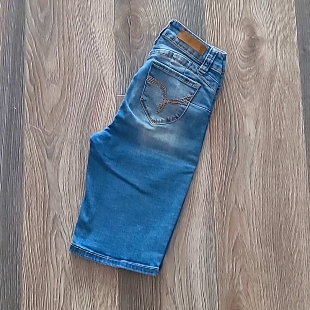 YMI Bermuda Shorts Mid-rise Size -1